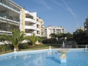 2 Pieces grand standing dans résidence sécurisée, sans nuisance sonore les pieds dans l’eau, face à la mer, piscine, garage fermé.